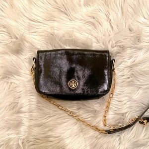 Tory Burch Patent Leather Bag w. Gold Chain